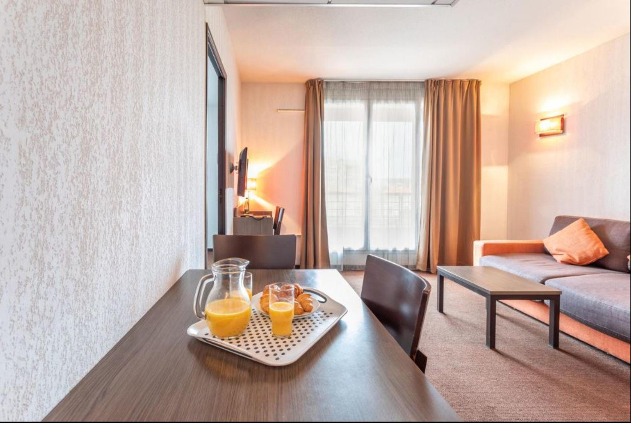 Comfort Aparthotel Nimes Centre Εξωτερικό φωτογραφία