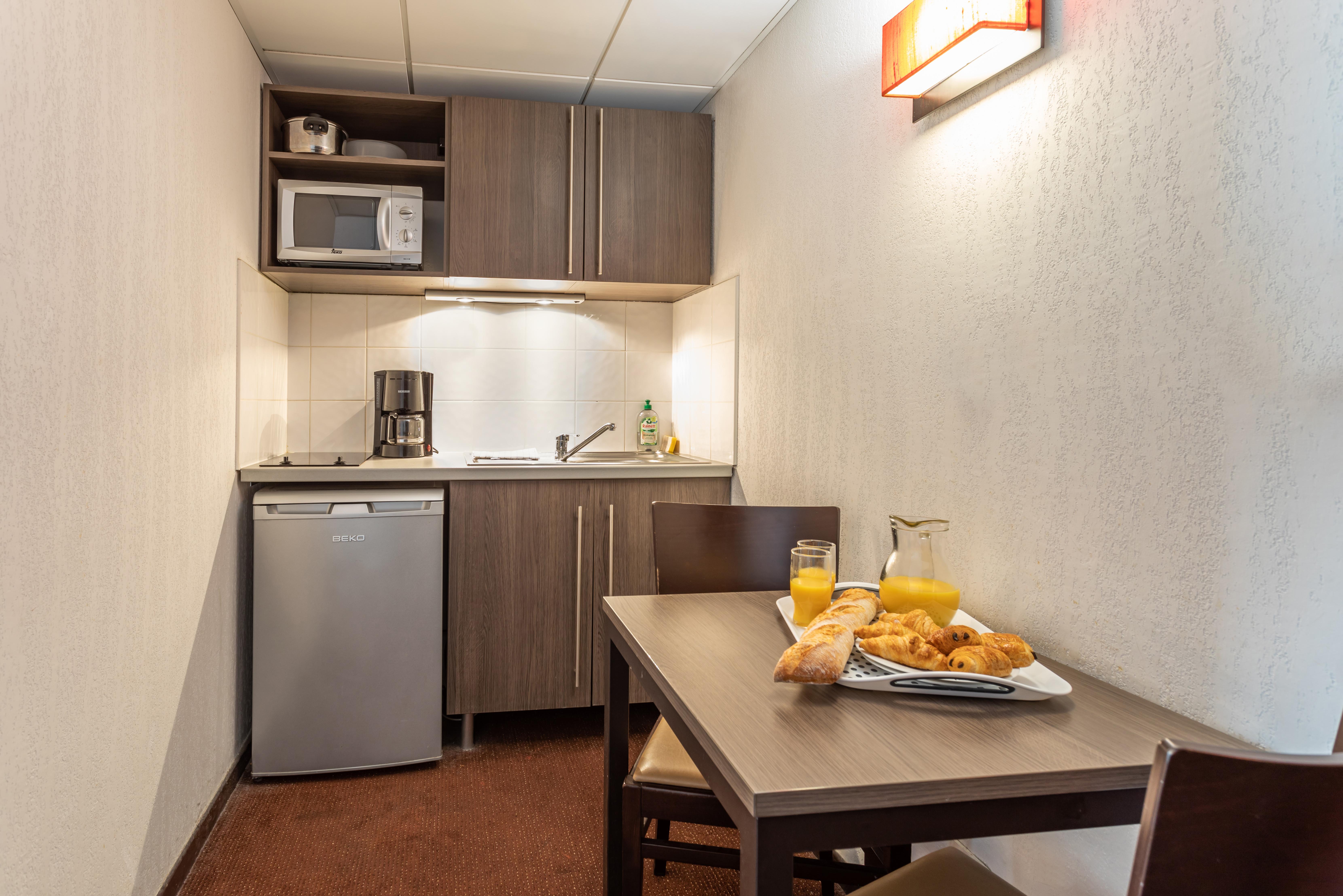 Comfort Aparthotel Nimes Centre Εξωτερικό φωτογραφία
