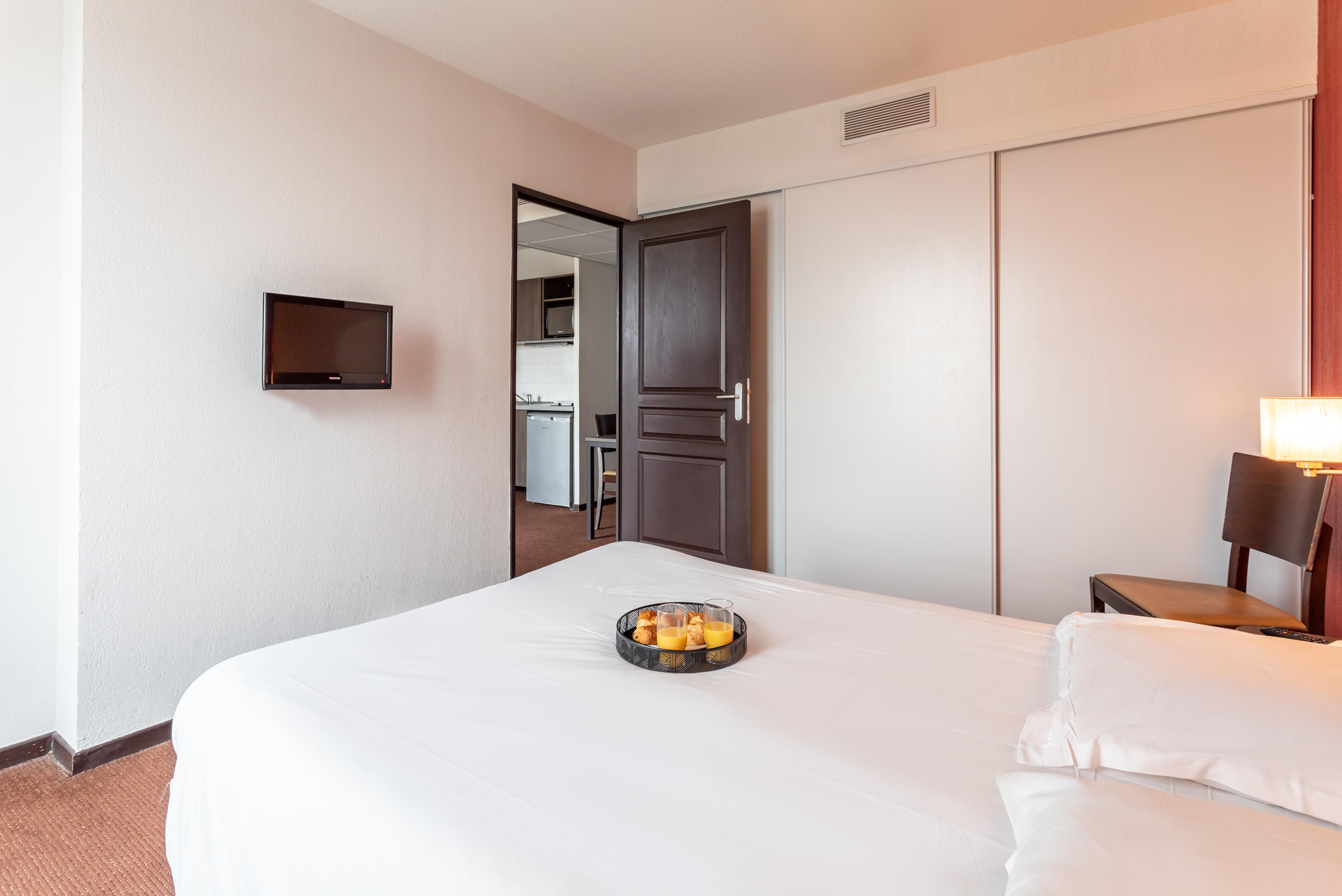 Comfort Aparthotel Nimes Centre Εξωτερικό φωτογραφία