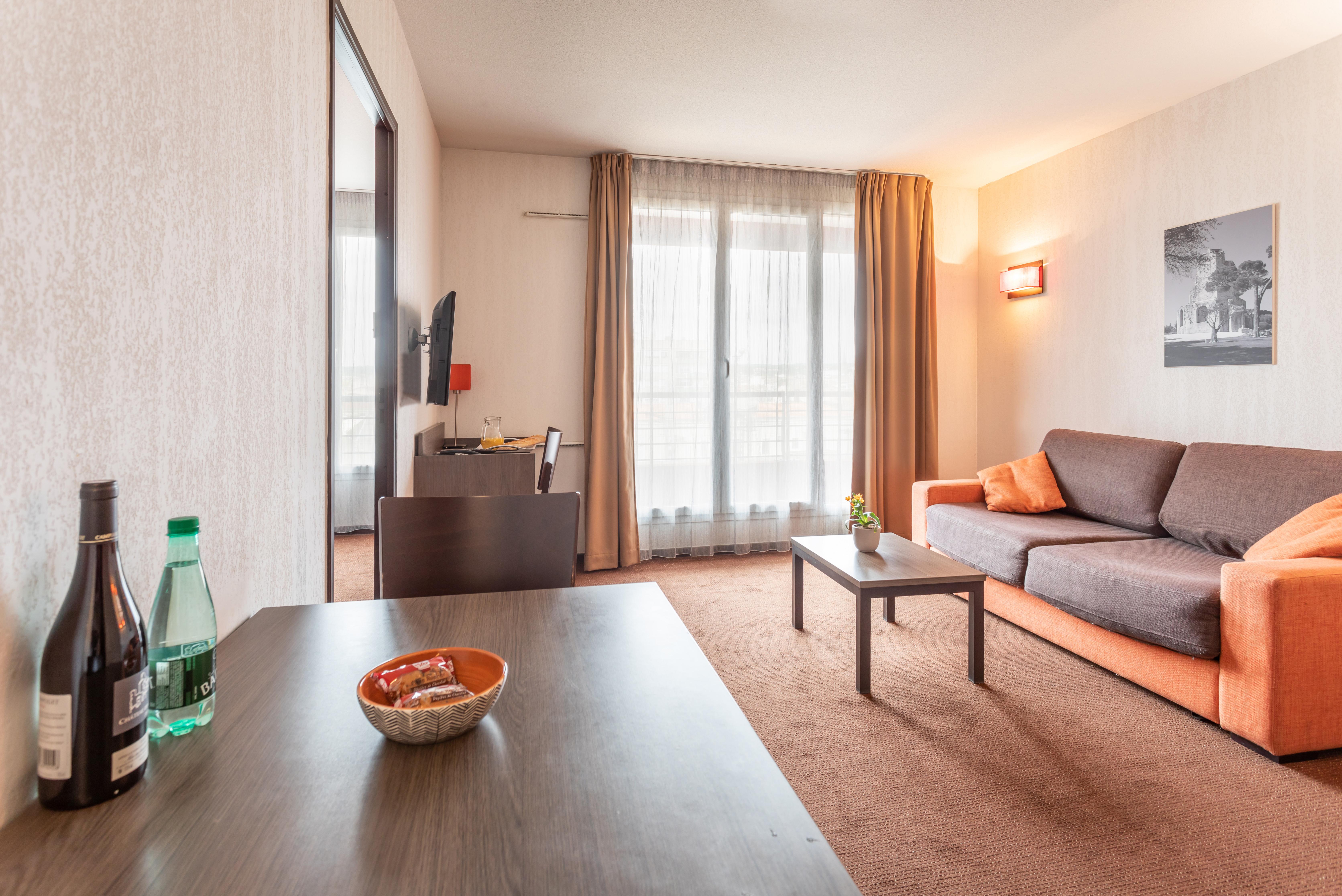 Comfort Aparthotel Nimes Centre Εξωτερικό φωτογραφία