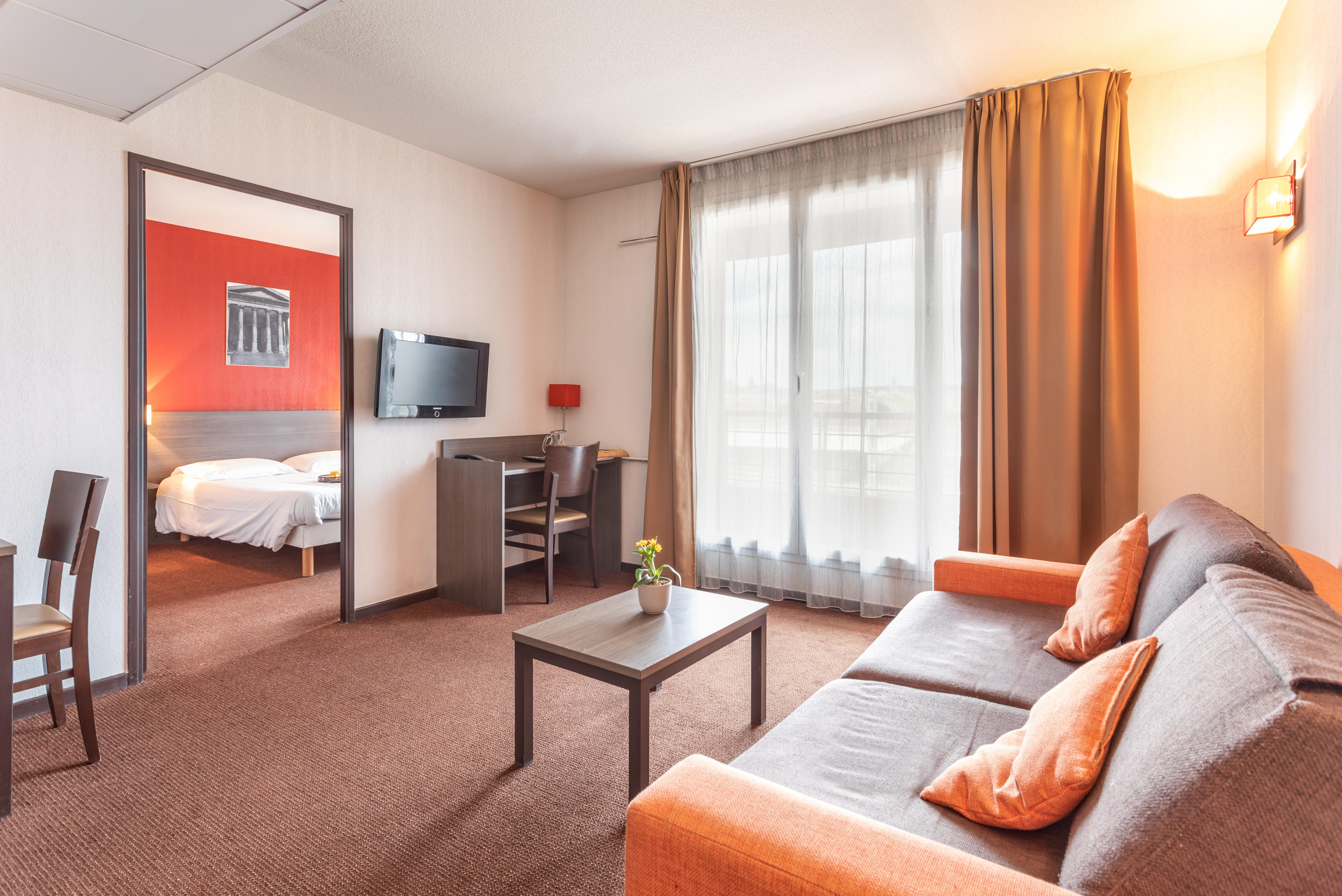 Comfort Aparthotel Nimes Centre Εξωτερικό φωτογραφία