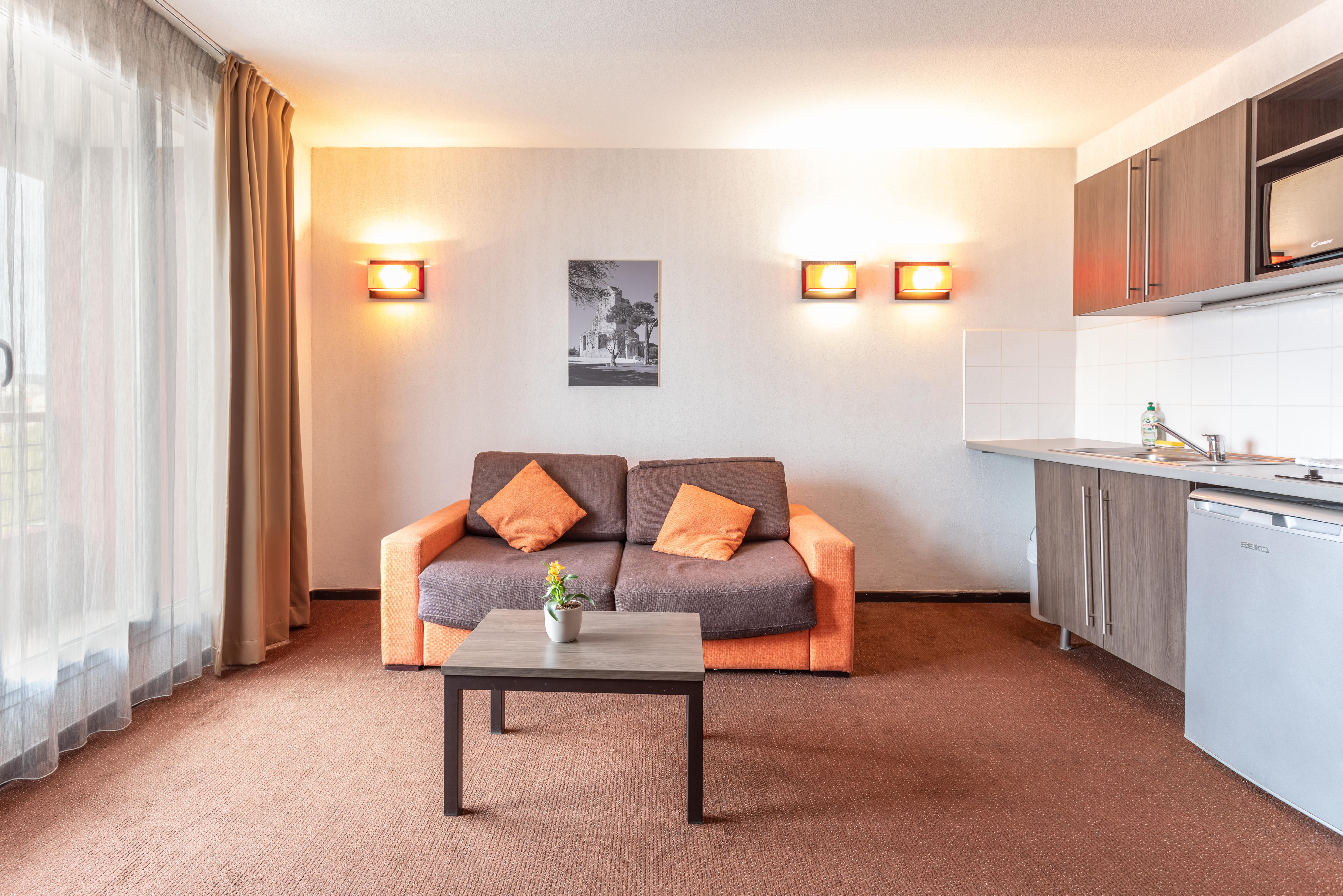 Comfort Aparthotel Nimes Centre Εξωτερικό φωτογραφία