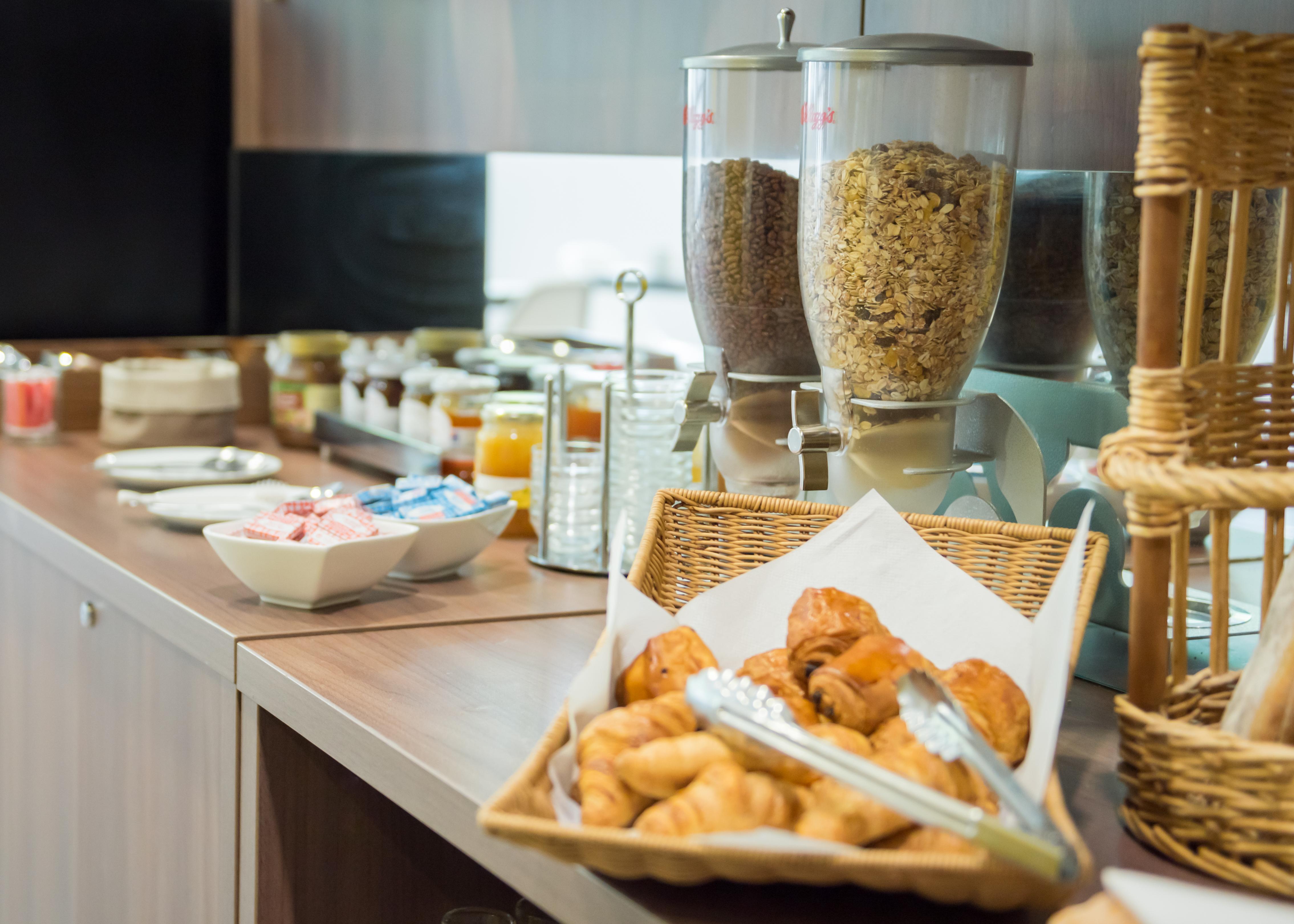Comfort Aparthotel Nimes Centre Εξωτερικό φωτογραφία