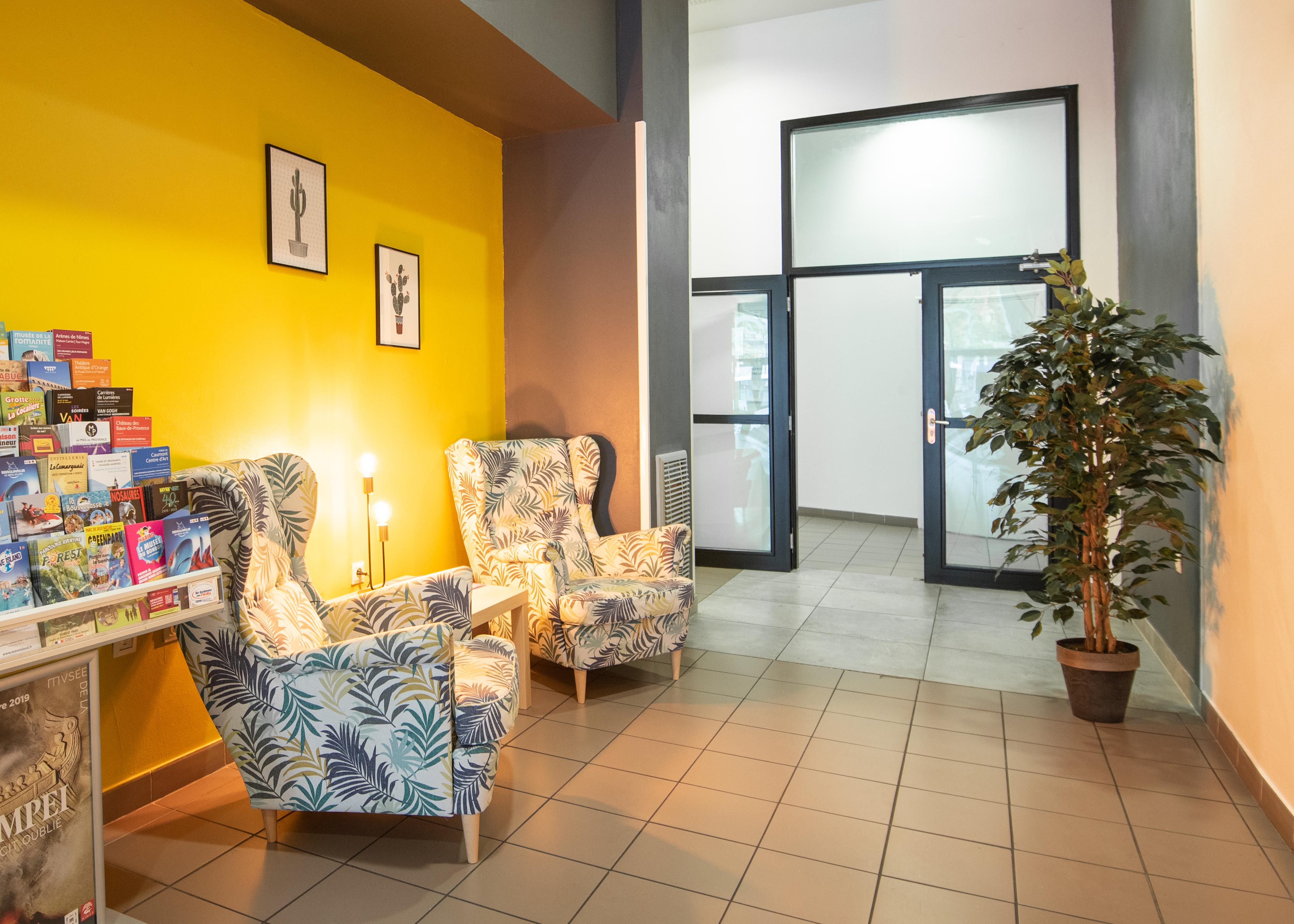Comfort Aparthotel Nimes Centre Εξωτερικό φωτογραφία