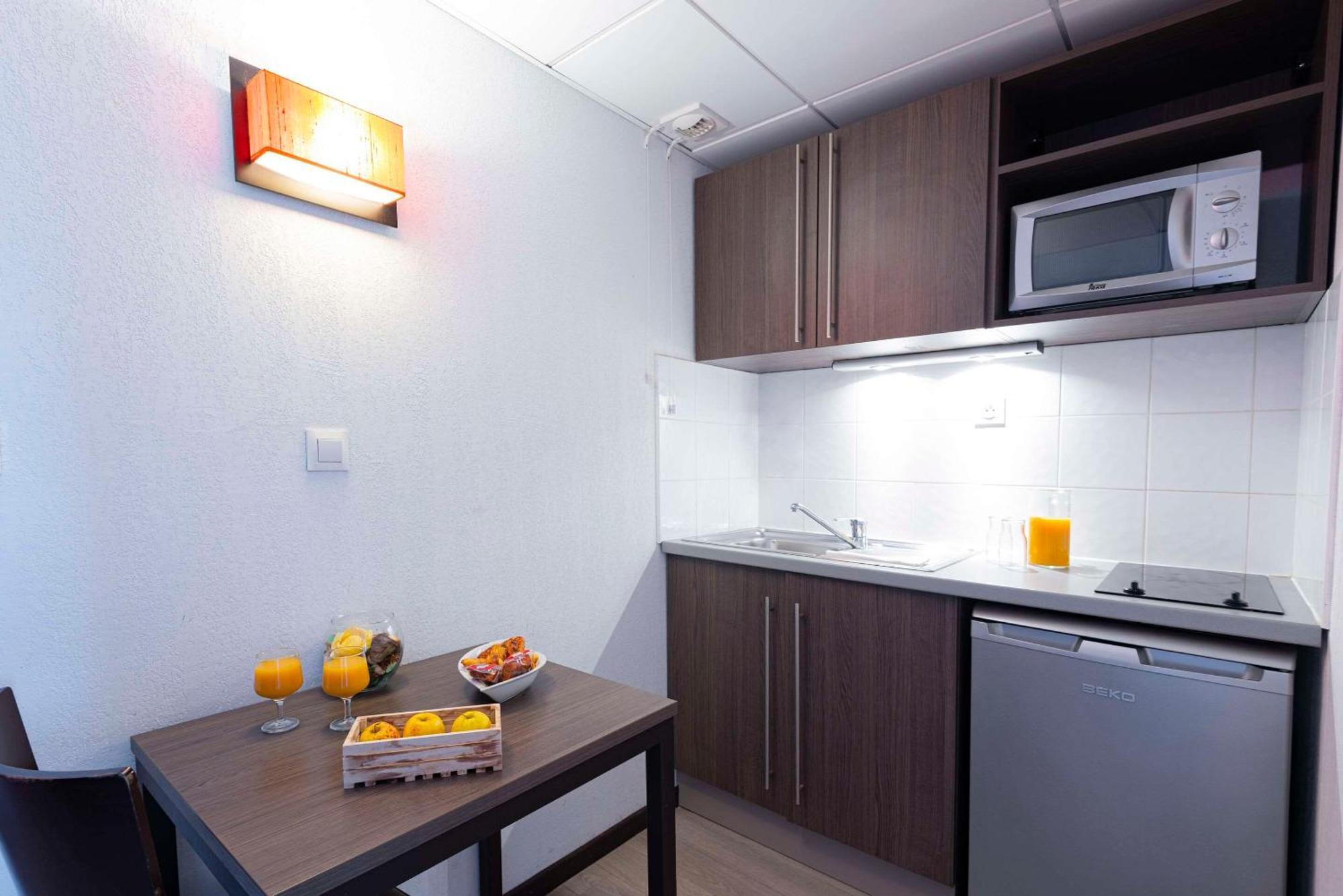 Comfort Aparthotel Nimes Centre Εξωτερικό φωτογραφία