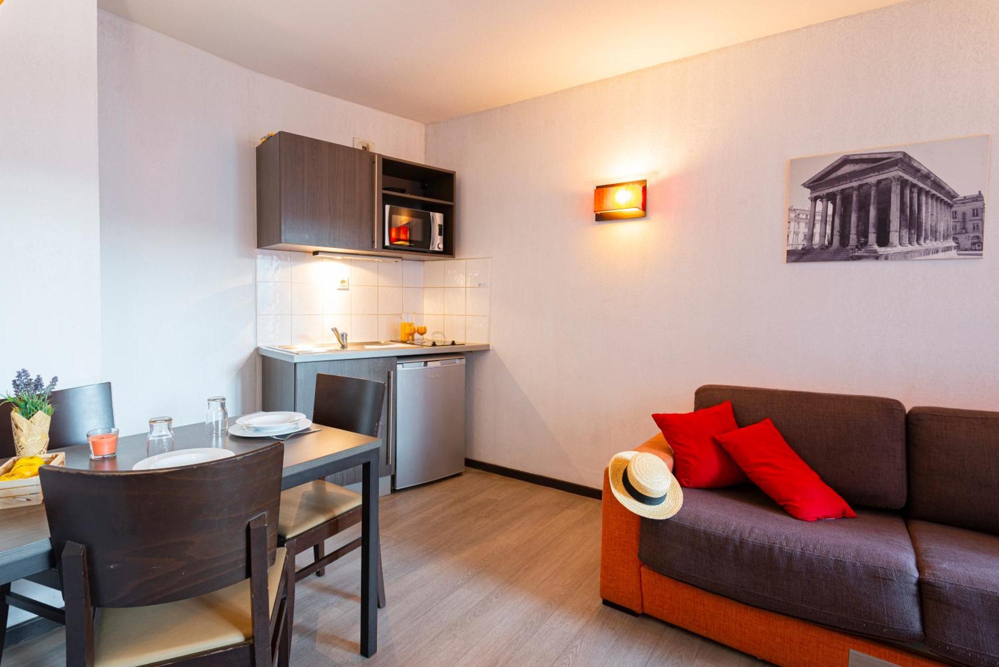 Comfort Aparthotel Nimes Centre Εξωτερικό φωτογραφία