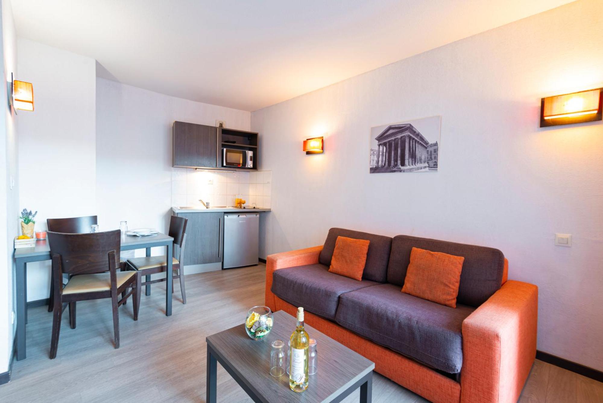 Comfort Aparthotel Nimes Centre Εξωτερικό φωτογραφία