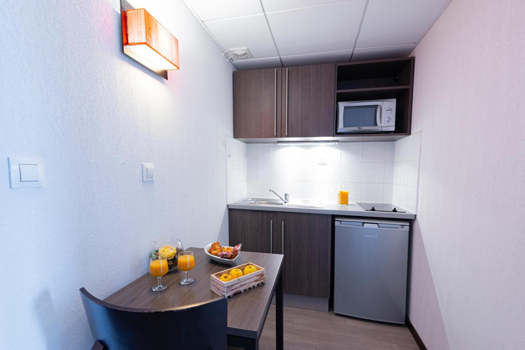 Comfort Aparthotel Nimes Centre Εξωτερικό φωτογραφία