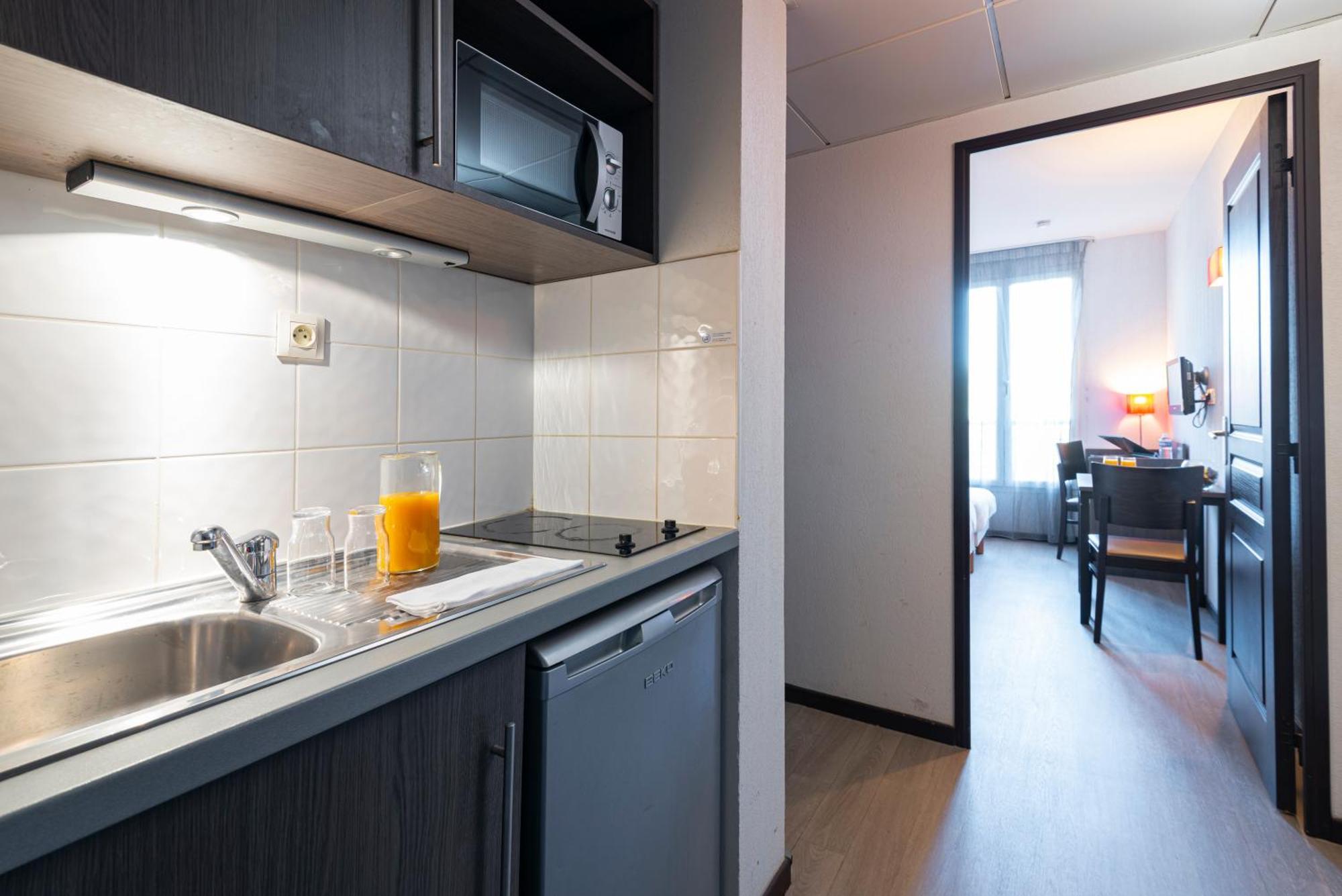Comfort Aparthotel Nimes Centre Εξωτερικό φωτογραφία