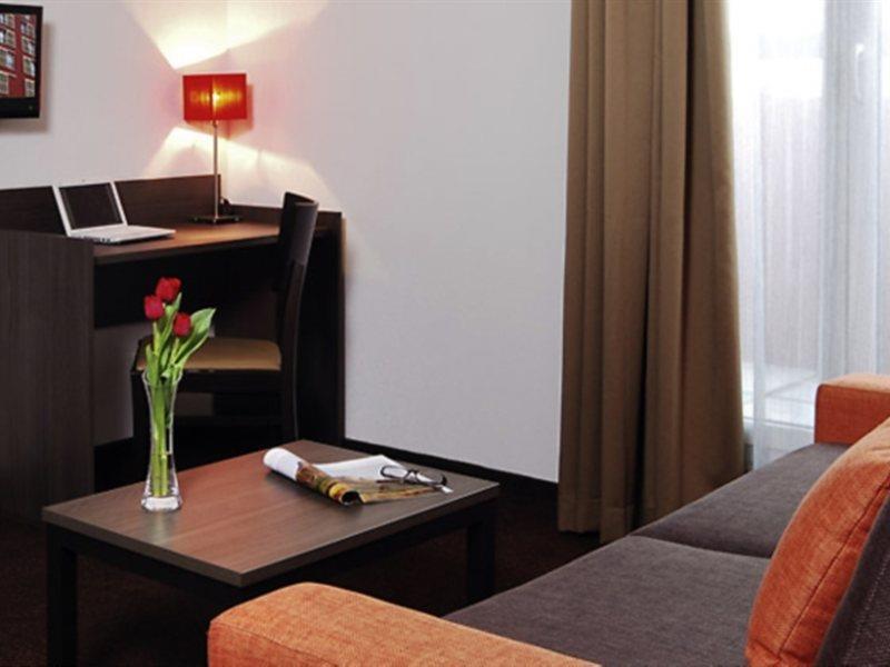Comfort Aparthotel Nimes Centre Εξωτερικό φωτογραφία